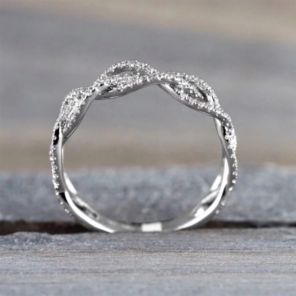 New Women’s 925 Silver Diamond Stackable Infinity Ring - Picture 3 of 6